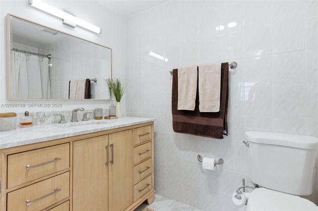 4330 Hillcrest Dr 916, Hollywood, FL 33021