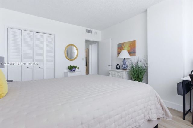 4330 Hillcrest Dr 916, Hollywood, FL 33021
