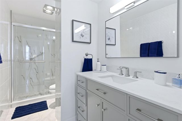 4330 Hillcrest Dr 916, Hollywood, FL 33021