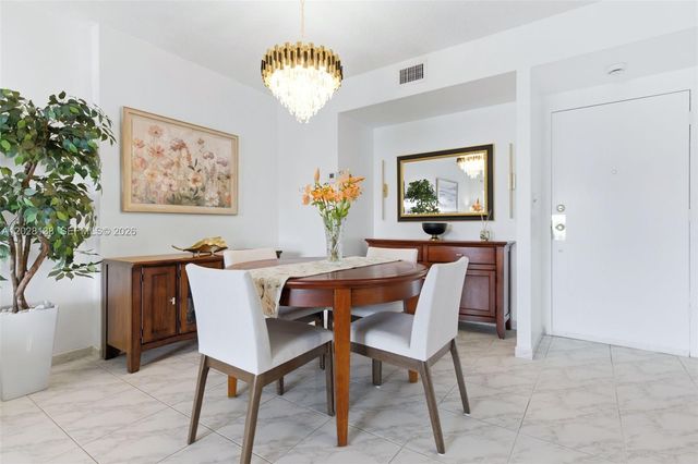 4330 Hillcrest Dr 916, Hollywood, FL 33021