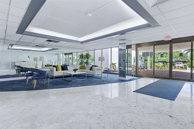 4330 Hillcrest Dr 916, Hollywood, FL 33021