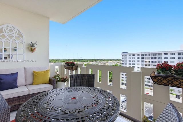 4330 Hillcrest Dr 916, Hollywood, FL 33021