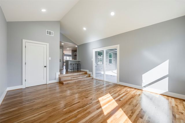 10136 San Juan Avenue, Dallas, TX 75228