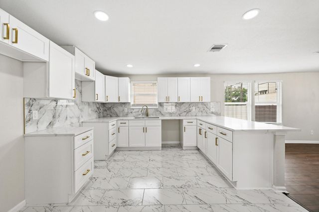 7946 Fowlie Street, Houston, TX 77028