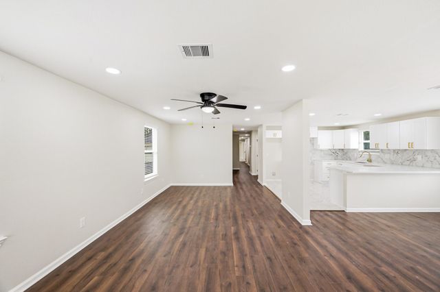 7946 Fowlie Street, Houston, TX 77028
