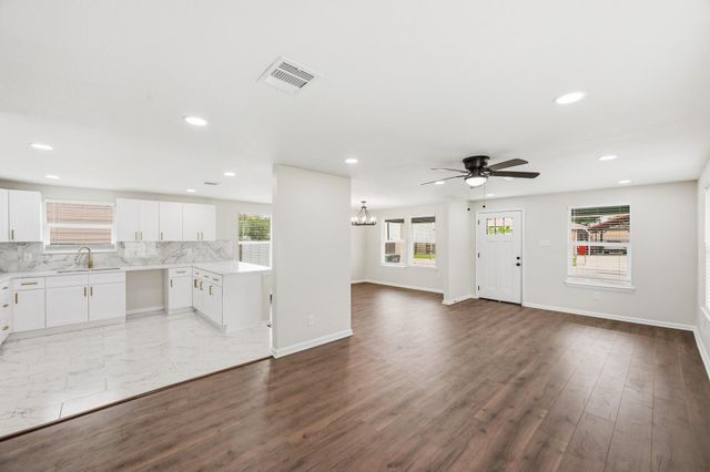 7946 Fowlie Street, Houston, TX 77028