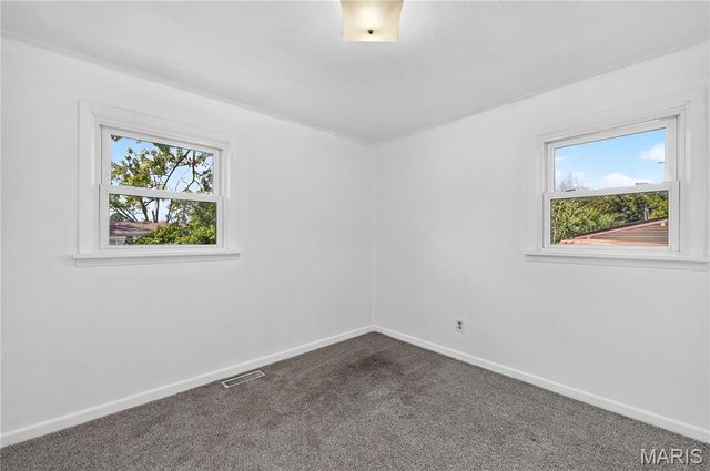 214 Oakridge Lane, Lake St Louis, MO 63367