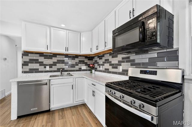 214 Oakridge Lane, Lake St Louis, MO 63367