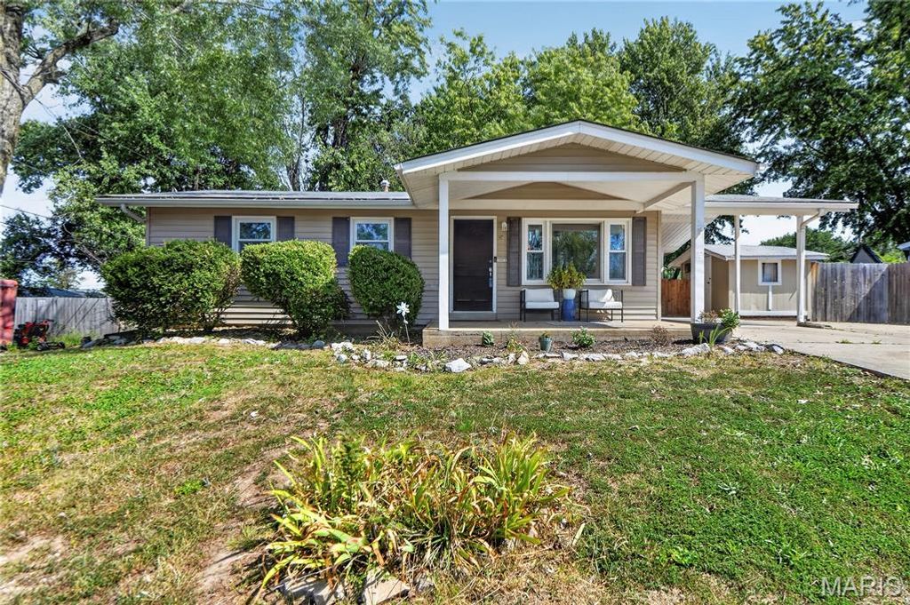214 Oakridge Lane, Lake St Louis, MO 63367