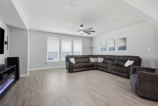 5213 Crystal Lake Avenue, Krum, TX 76249