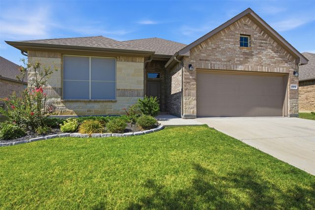 5213 Crystal Lake Avenue, Krum, TX 76249