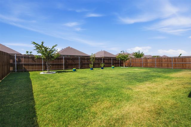 5213 Crystal Lake Avenue, Krum, TX 76249