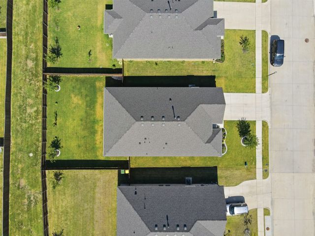 5213 Crystal Lake Avenue, Krum, TX 76249