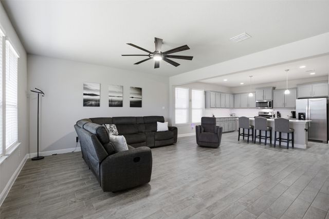 5213 Crystal Lake Avenue, Krum, TX 76249