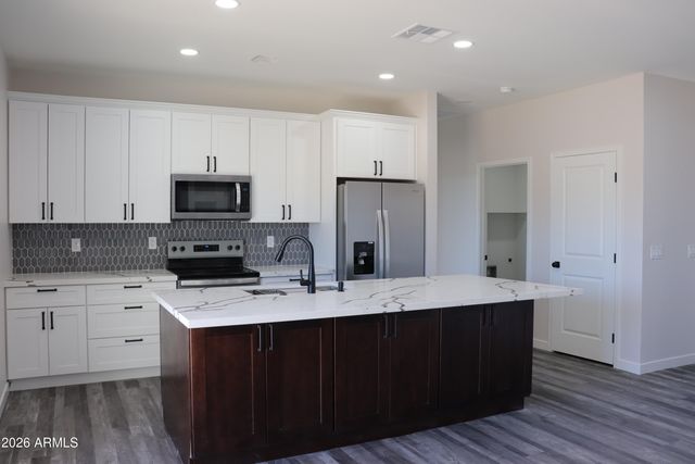 10859 W Reef Circle, Arizona City, AZ 85123