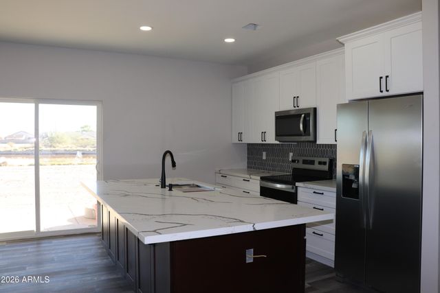 10859 W Reef Circle, Arizona City, AZ 85123