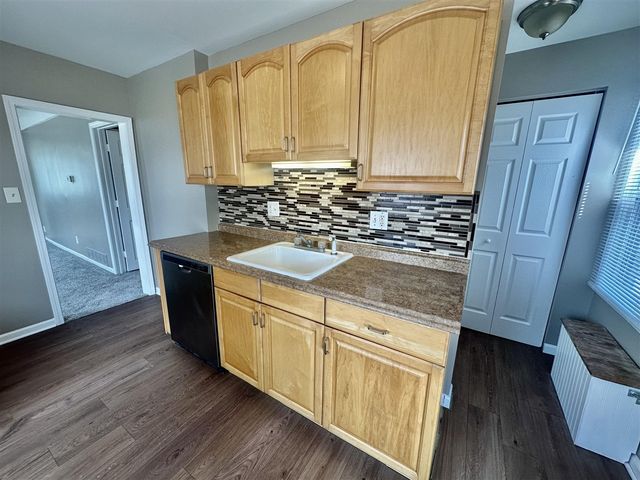 22464 Rein Avenue, Eastpointe, MI 48021