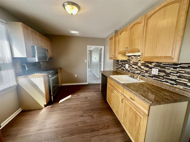 22464 Rein Avenue, Eastpointe, MI 48021