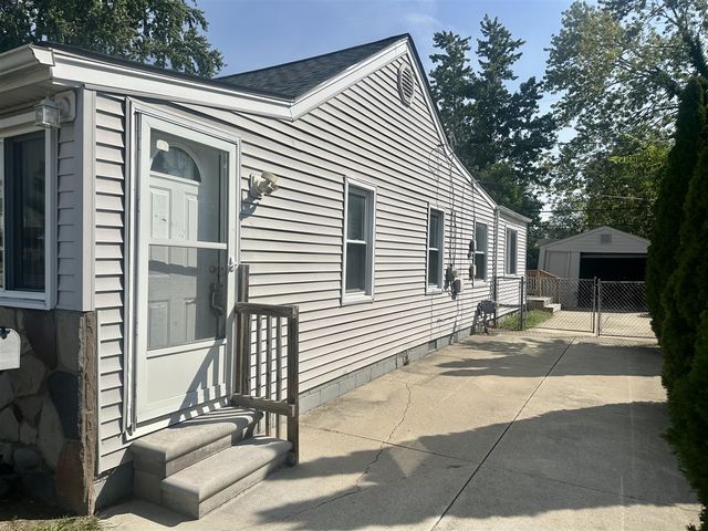 22464 Rein Avenue, Eastpointe, MI 48021