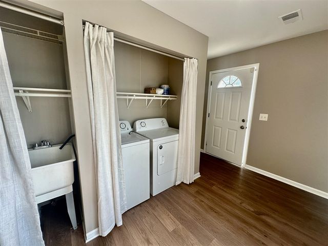 22464 Rein Avenue, Eastpointe, MI 48021