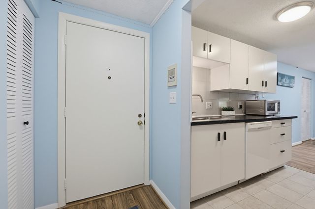 220 Bedford St E11, Bridgewater, MA 02324