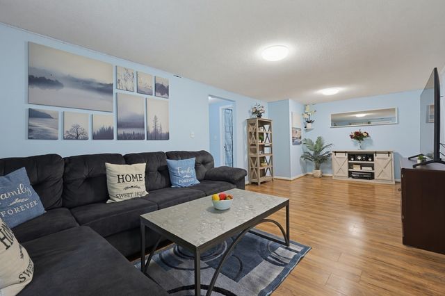 220 Bedford St E11, Bridgewater, MA 02324