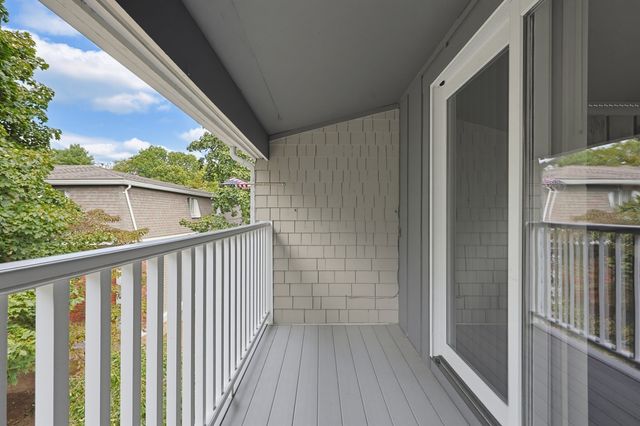 220 Bedford St E11, Bridgewater, MA 02324