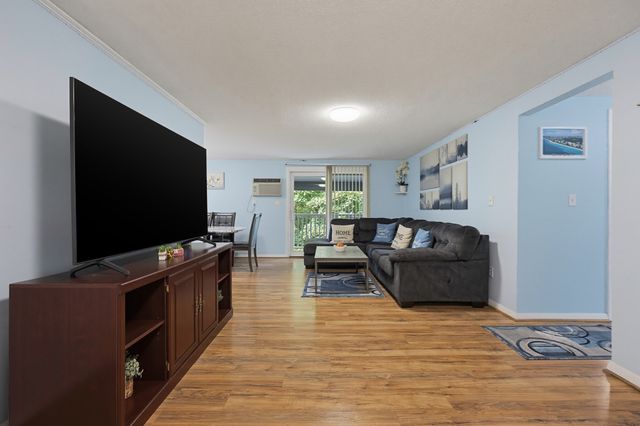 220 Bedford St E11, Bridgewater, MA 02324