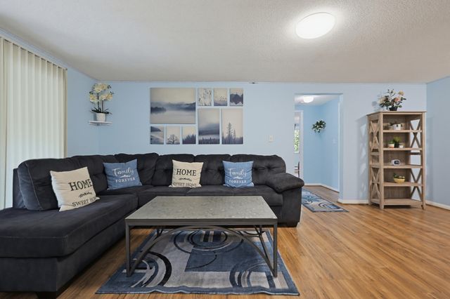 220 Bedford St E11, Bridgewater, MA 02324