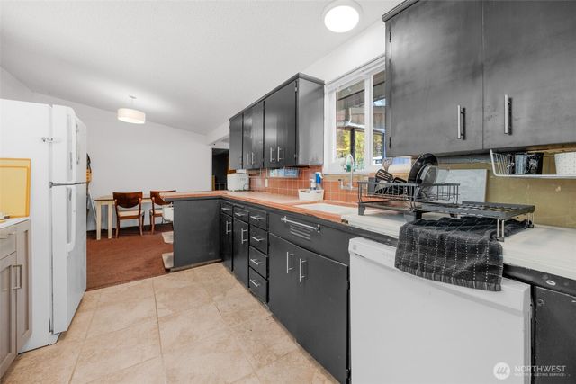 5319 201st Place SW, Lynnwood, WA 98036