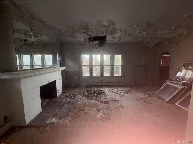 3230 FULLERTON Street, Detroit, MI 48238