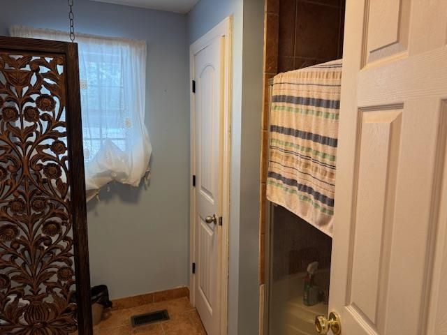 66 WOODRUN DR, Middleton, TN 38052