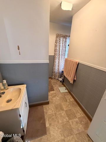 200 Saratoga Avenue, Mechanicville, NY 12118