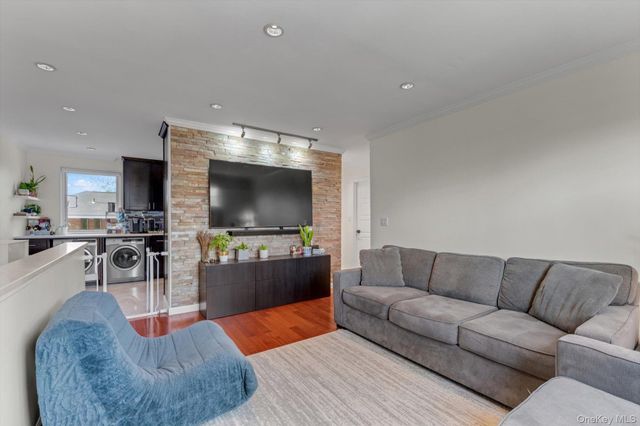 69-27 218 Street Upper, Bayside, NY 11364