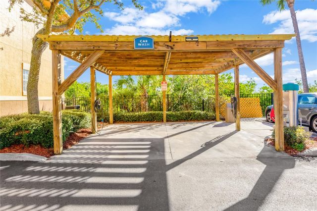 4304 BAYSIDE VILLAGE DRIVE 201, Tampa, FL 33615