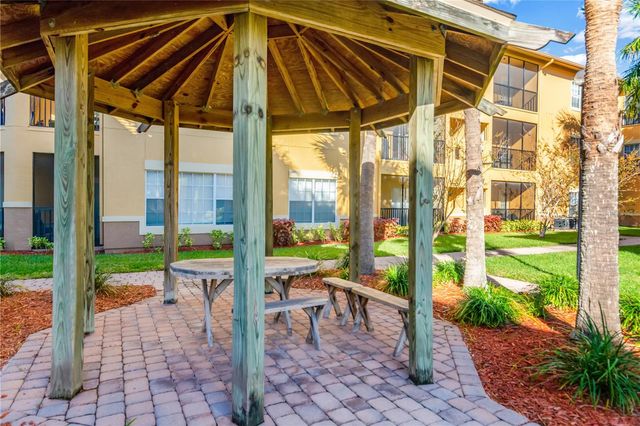 4304 BAYSIDE VILLAGE DRIVE 201, Tampa, FL 33615