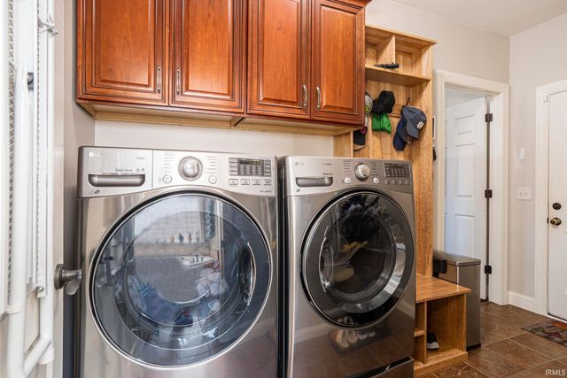 30351 Deer Pointe, Granger, IN 46530