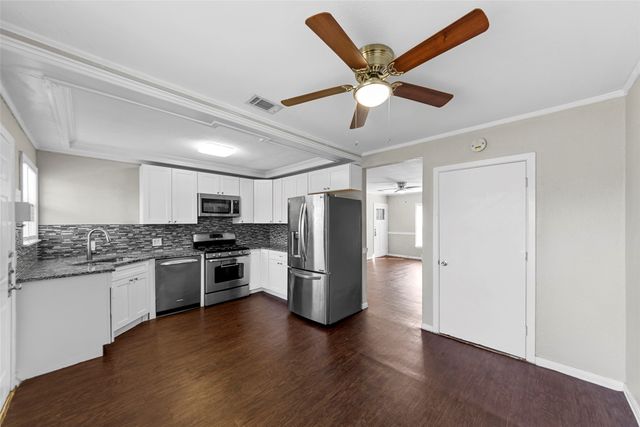 313 W Avenue G, Garland, TX 75040