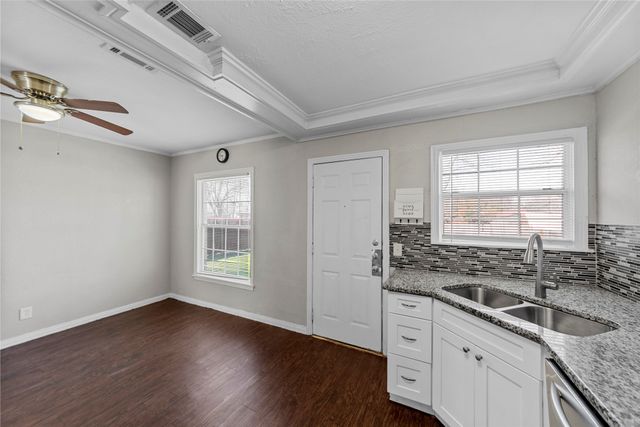 313 W Avenue G, Garland, TX 75040