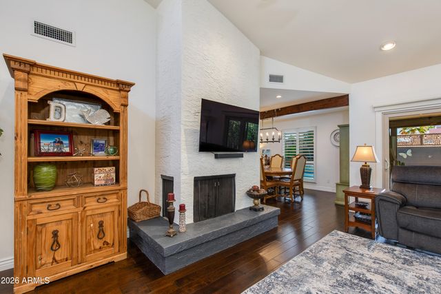 925 E WALTANN Lane, Phoenix, AZ 85022