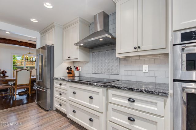 925 E WALTANN Lane, Phoenix, AZ 85022