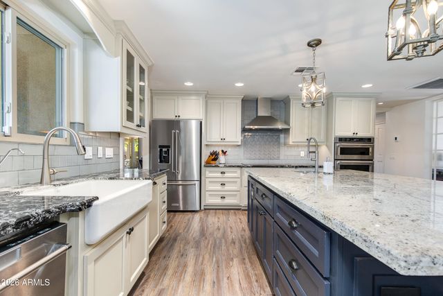 925 E WALTANN Lane, Phoenix, AZ 85022