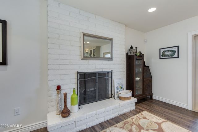 925 E WALTANN Lane, Phoenix, AZ 85022