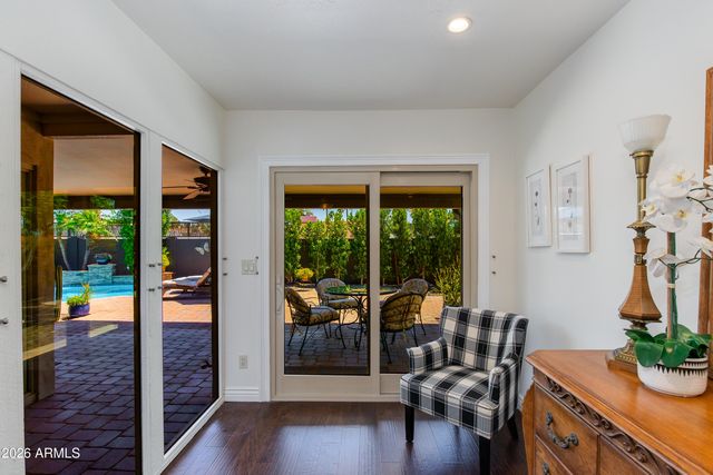 925 E WALTANN Lane, Phoenix, AZ 85022
