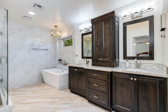 925 E WALTANN Lane, Phoenix, AZ 85022