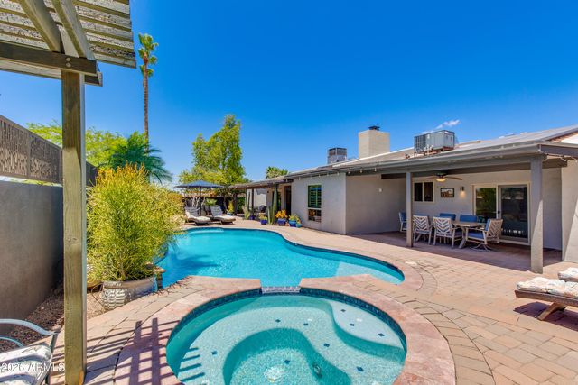 925 E WALTANN Lane, Phoenix, AZ 85022