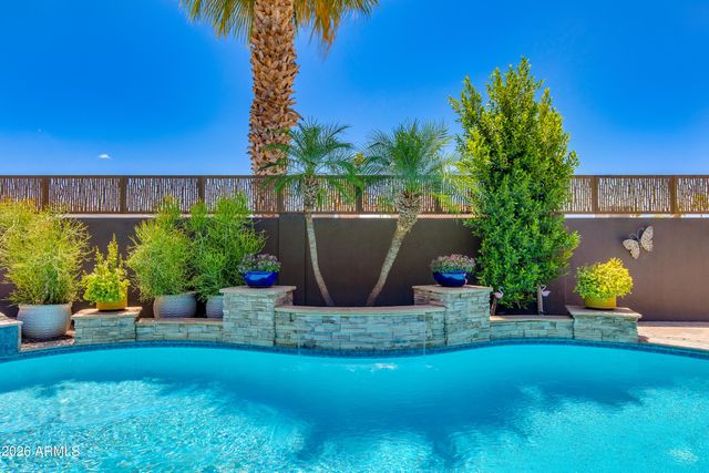 925 E WALTANN Lane, Phoenix, AZ 85022