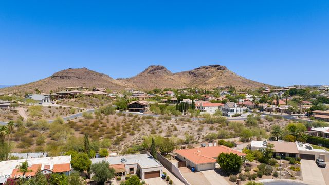 925 E WALTANN Lane, Phoenix, AZ 85022