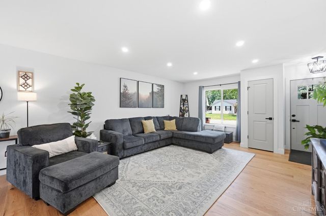 5223 Chateau Way, Fairfield, OH 45014