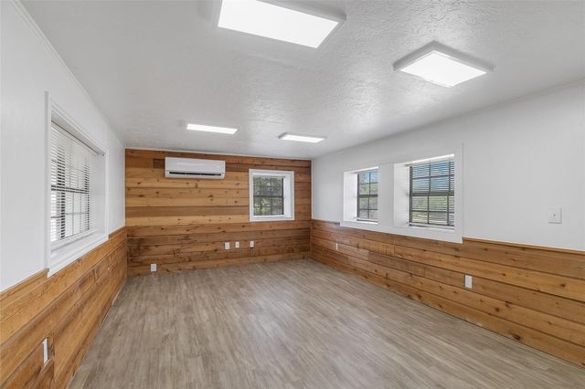 1511 Arrowhead TRL, Kingsland, TX 78639